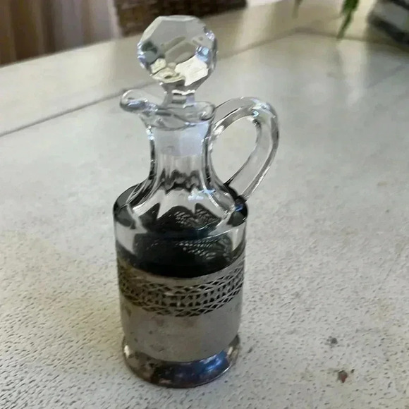 Vintage glass cruet pitcher with silver decor - Picture 7 of 8